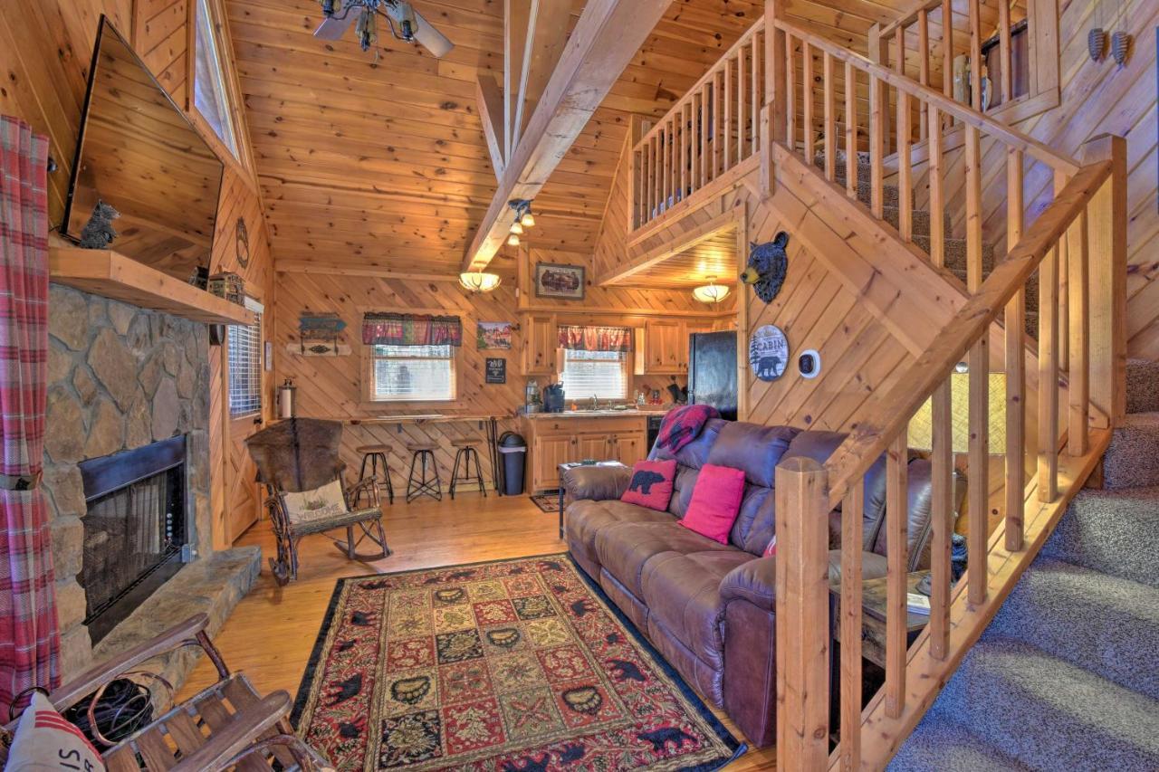 Helen Cabin With Deck And Hot Tub Less Than Half Mi To Main St Dış mekan fotoğraf